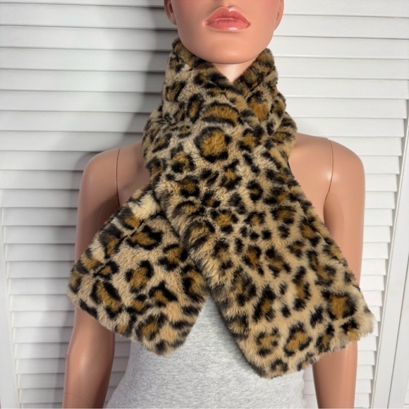 Inc International Concepts Animal Print Faux Fur Pull-Through Scarf, NWT - Picture 6 of 9